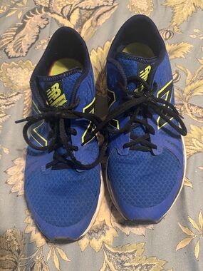 New Balance Men’s Blue Athletic Running Shoes . Speed ride 690v4